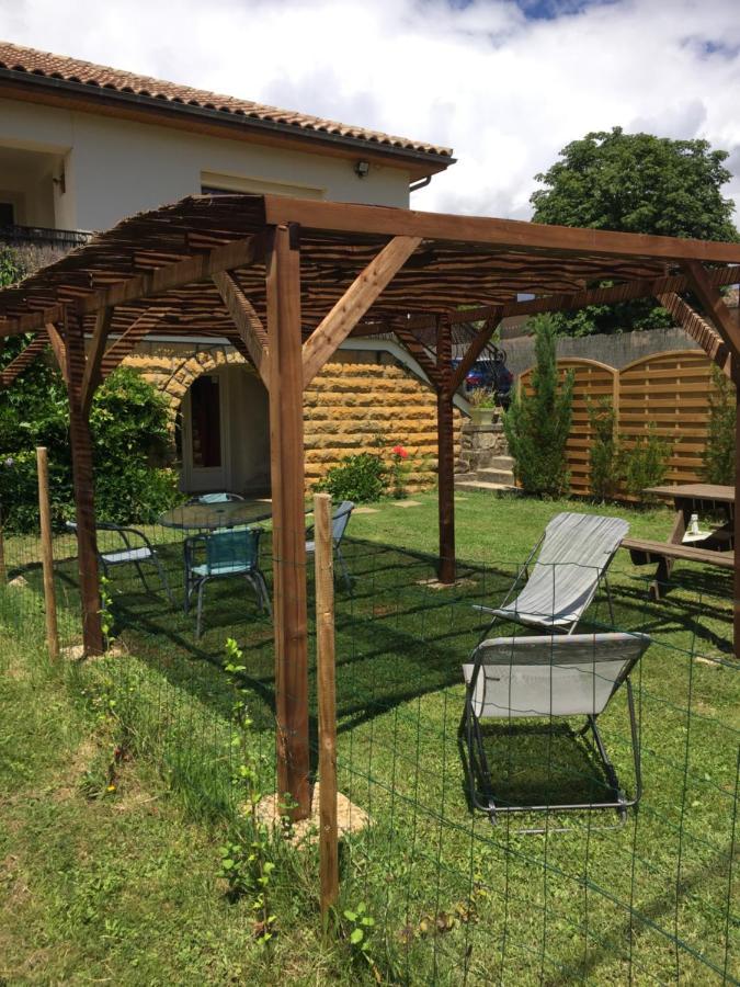 Hippo-Gite Biron  Exterior foto